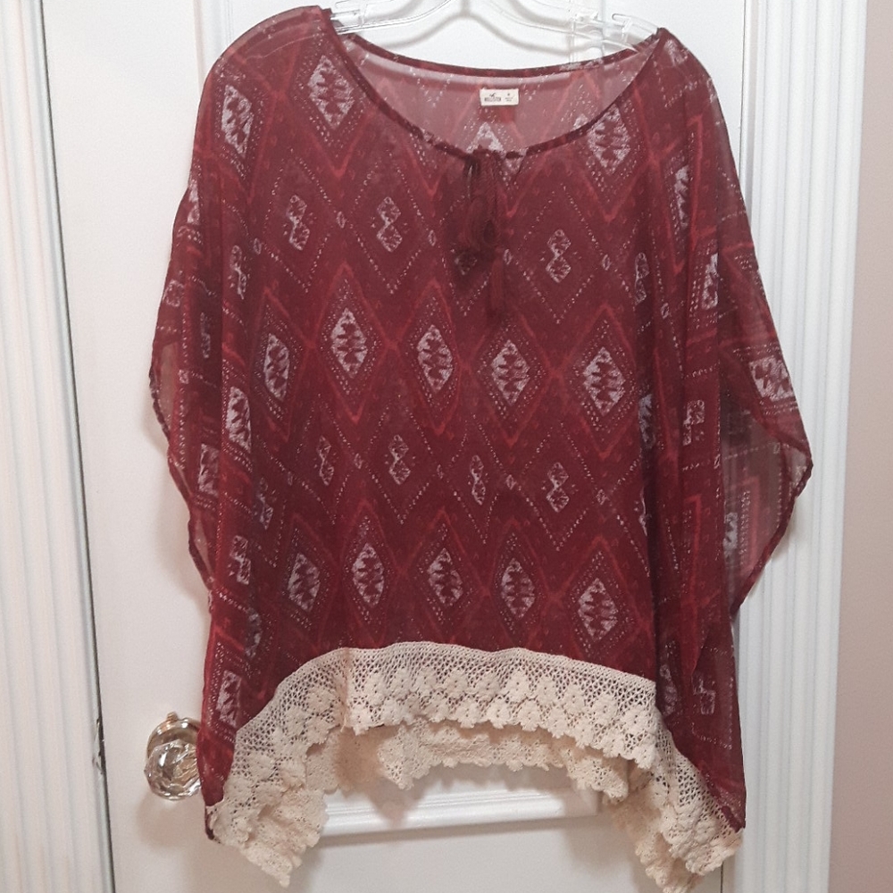 🛍️ Hollister Red patterned blouse